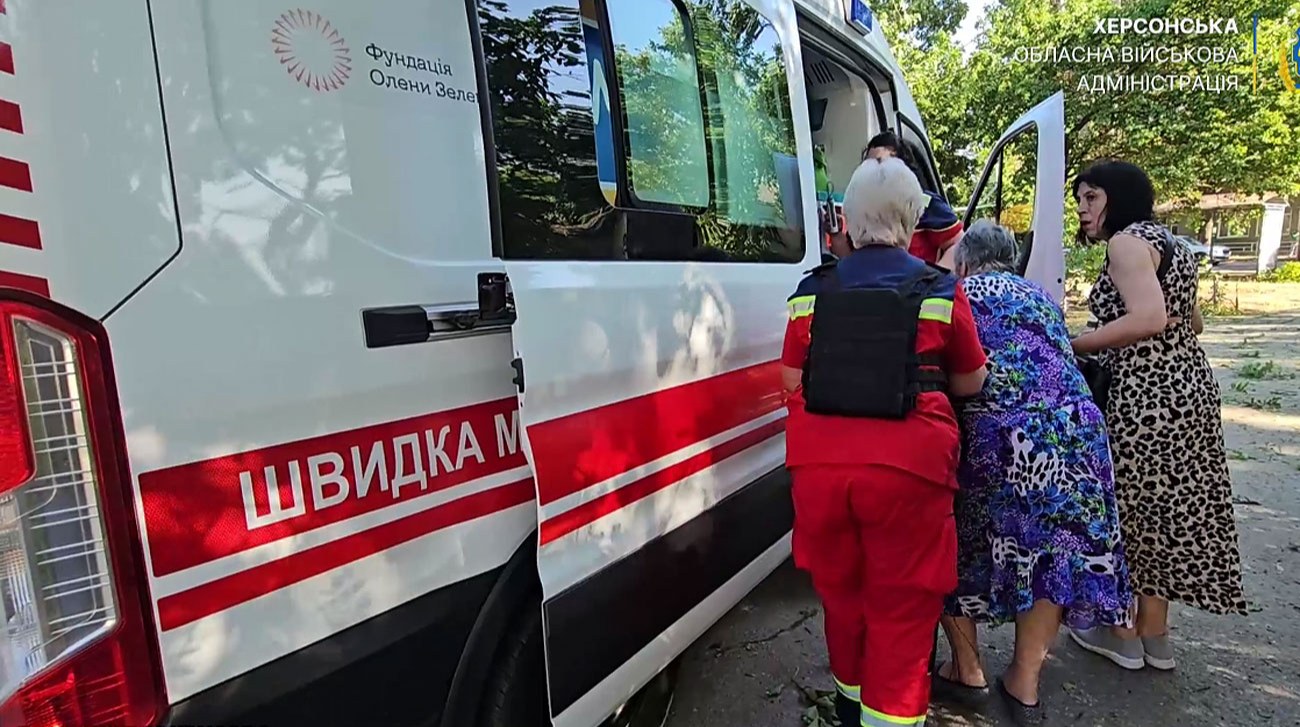 Рятувальники ліквідовують наслідки російської атаки на Одеську область