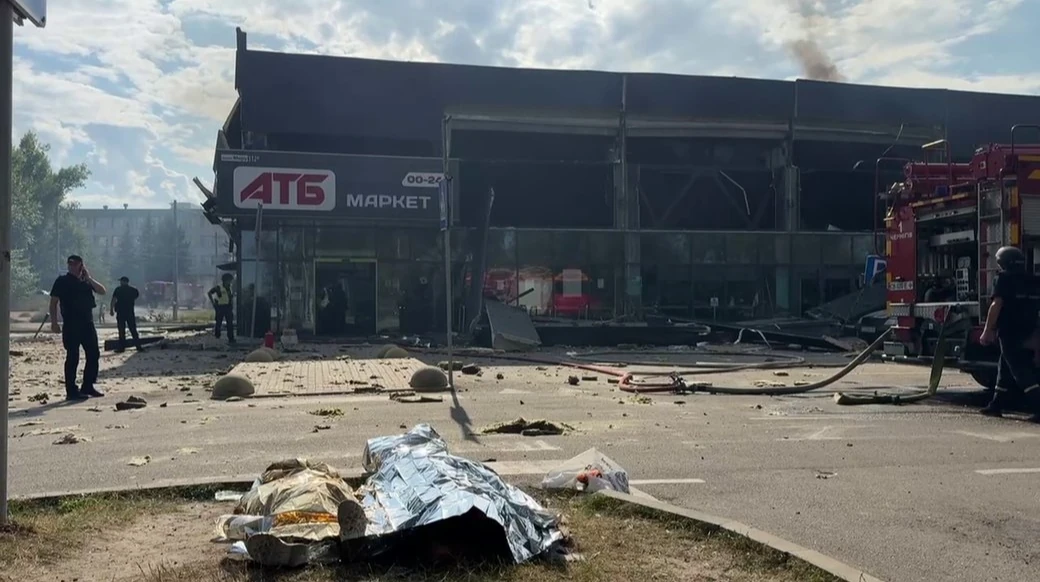 Поліція кваліфікувала удар по «АТБ» у Чернігові як умисну атаку на цивільних