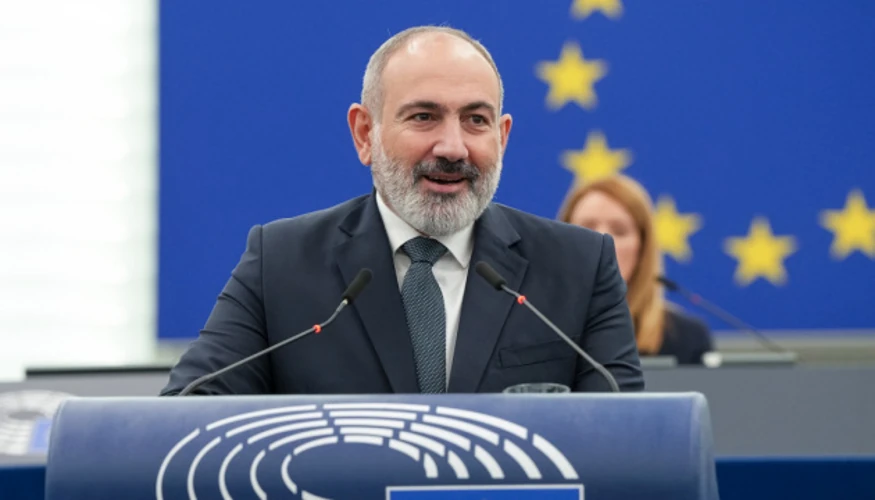 Президент Вірменії Ваагн Хачатурян і прем'єр-міністр Нікол Пашинян