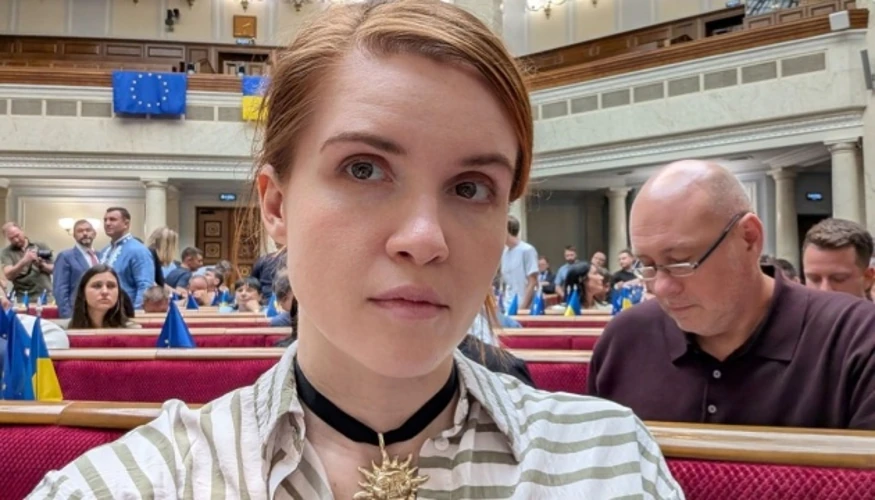 Як змінювався статус Безуглої у фракції «Слуга народу» від 2024 року