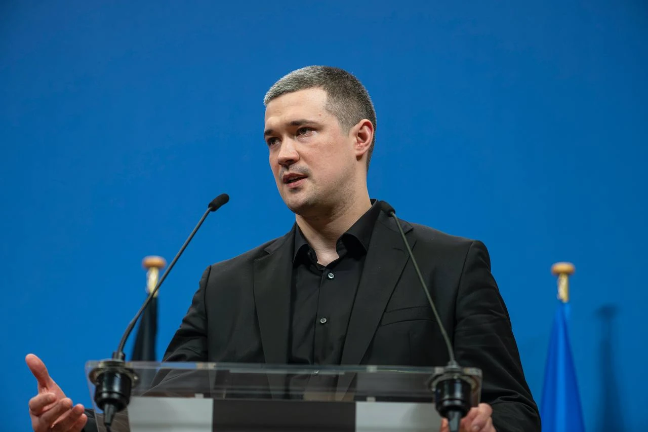 Джерела: топдепутати «Слуги народу» виступали за відставку уряду через оборонні закупівлі