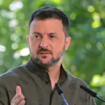 Президент Володимир Зеленський під час пресконференції за підсумками саміту Коаліції охочих у Києві