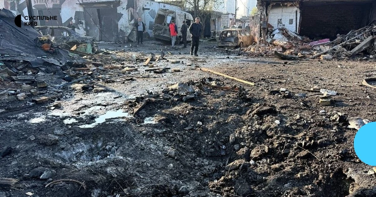 Наслідки руйнування центрального хабу «АТЛ Автосервіс» внаслідок нічного обстрілу