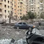 Наслідки ракетної атаки на Кременчук, пошкоджені житлові будинки (фото ДСНС / «Суспільне. Полтава»).